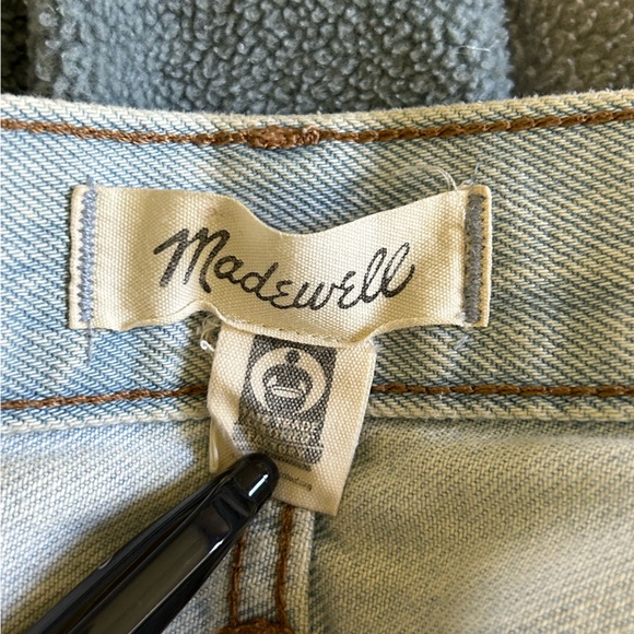 Madewell- mom Jean short - Picture 7 of 7
